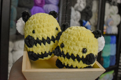 Sitting Bumble